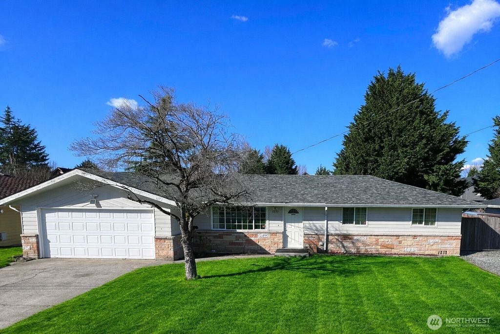 Photo of 11220 SE 212th Street, Kent, WA 98031 (MLS # 2499396)