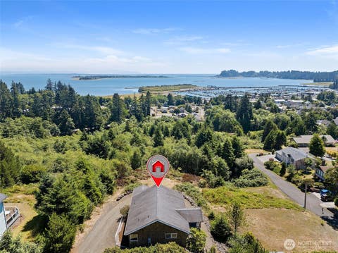 Photo of 508 Mary Ann AVE, Ilwaco, WA 98624 (MLS # 2564222)