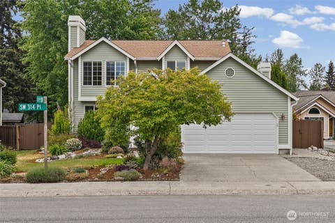 Photo of 822 SW 314th Place, Federal Way, WA 98023 (MLS # 2564871)