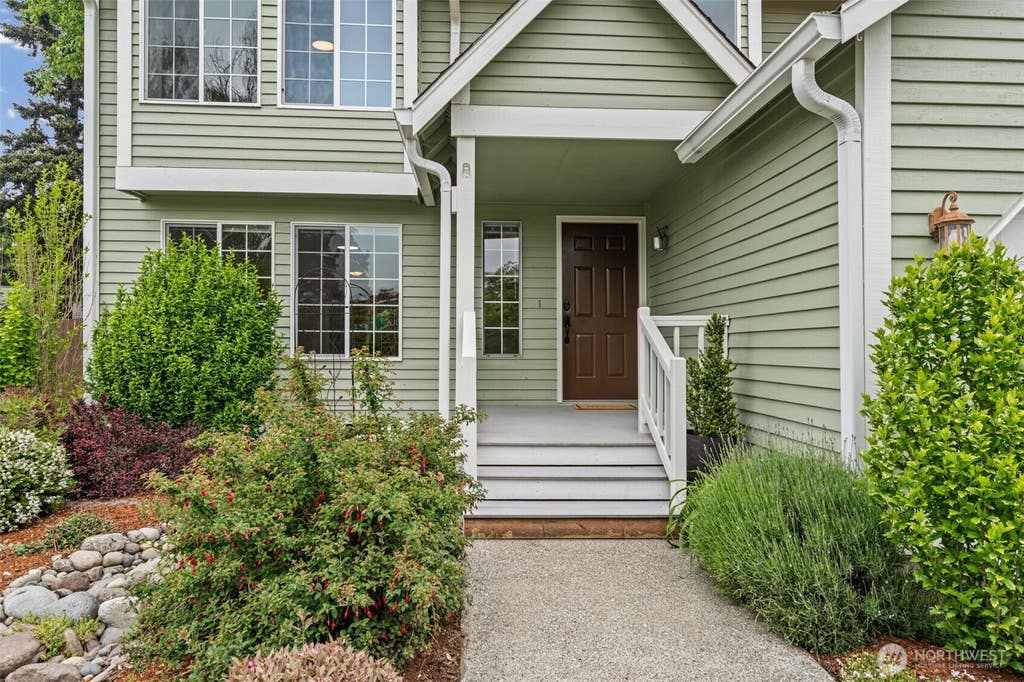 Photo of 822 SW 314th Place, Federal Way, WA 98023 (MLS # 2564871)