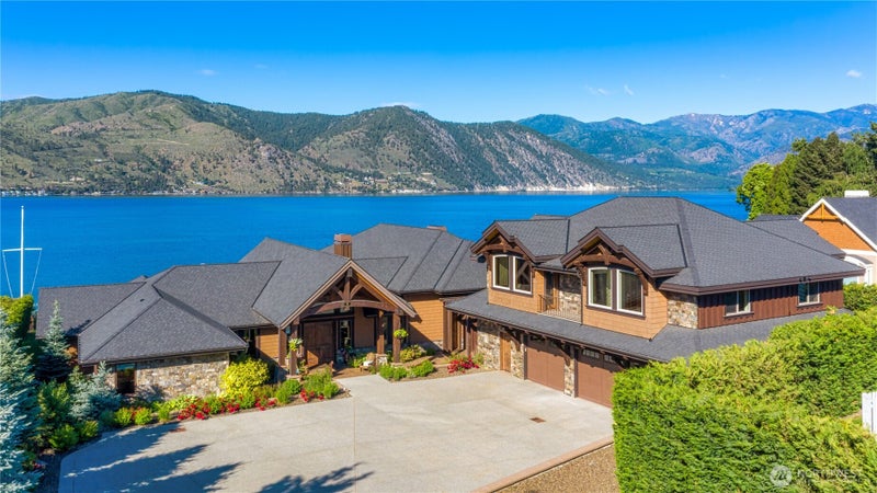 17 Moonlight Bay Lane