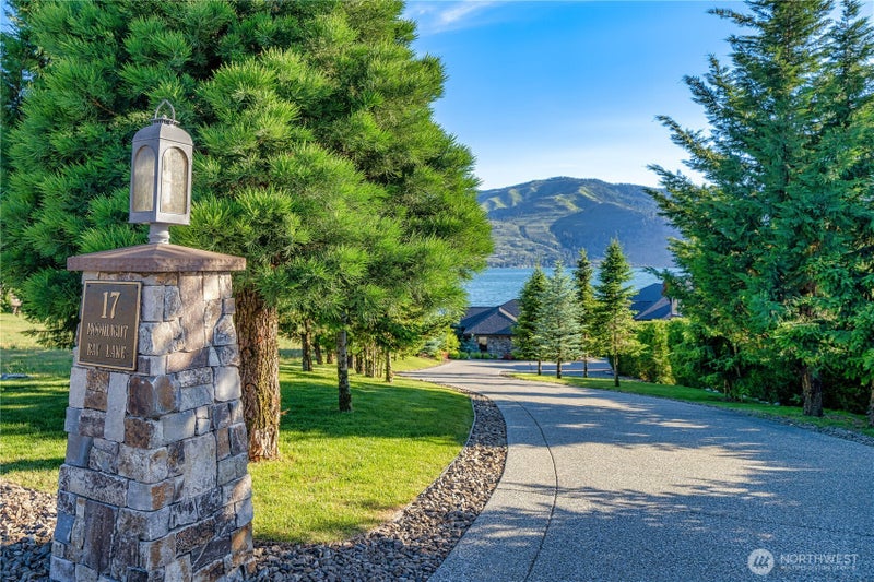 17 Moonlight Bay Lane