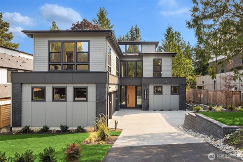 Photo of 10217 NE 24th Street, Bellevue, WA 98004 (MLS # 2580062)