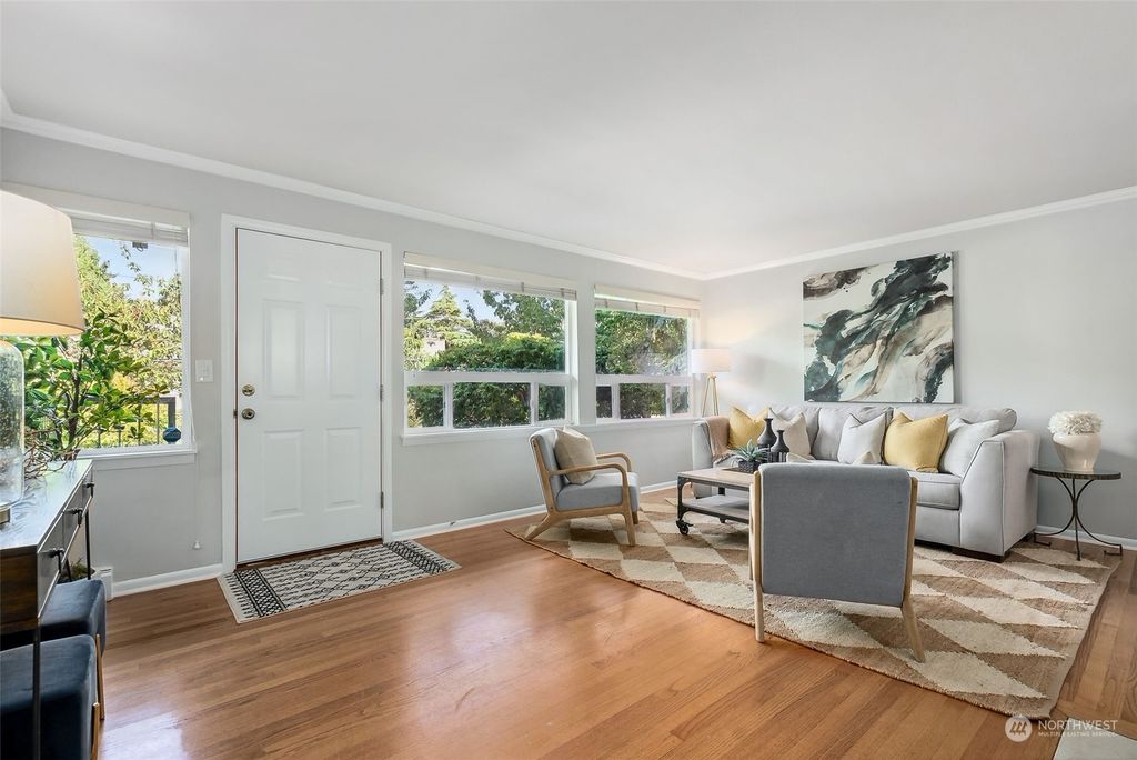 Photo of 6549 39th Avenue NE, Seattle, WA 98115 (MLS # 2276724)