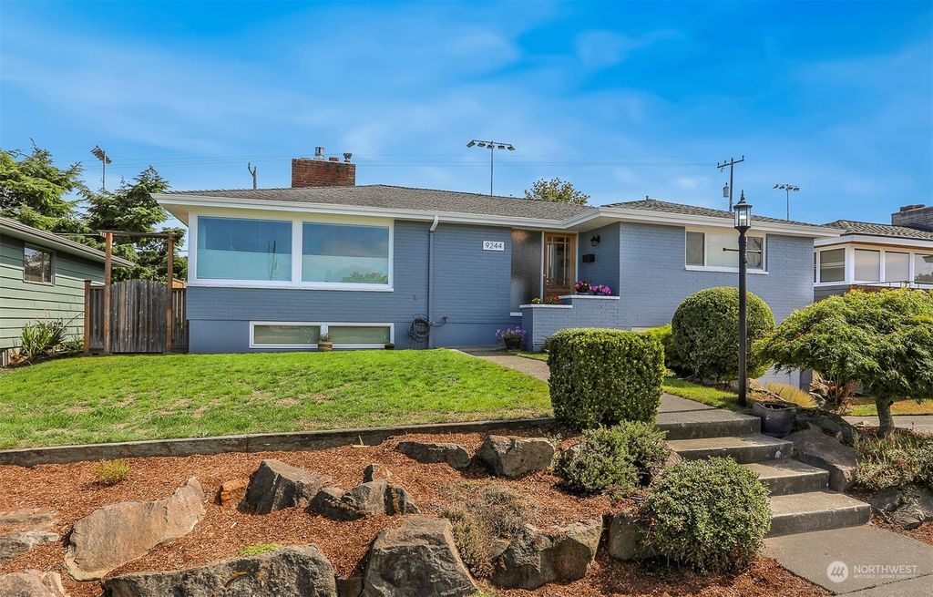 Photo of 9244 20th Avenue NW, Seattle, WA 98117 (MLS # 2158982)