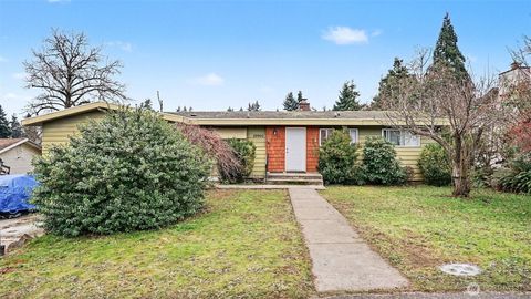 Photo of 29902 26th Avenue S, Federal Way, WA 98003 (MLS # 2472913)
