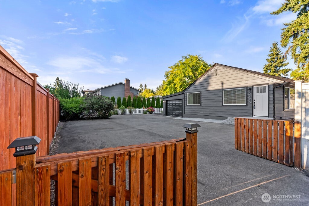 6226 NE 198th Street