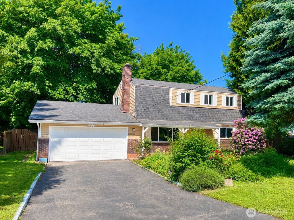 Photo of 20209 106th Avenue SE, Kent, WA 98031 (MLS # 2531559)