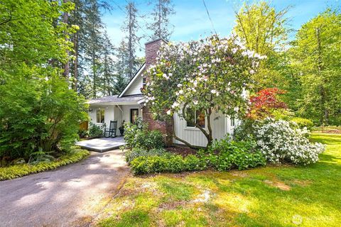 Photo of 15715 249 Avenue SE, Issaquah, WA 98027 (MLS # 2512137)