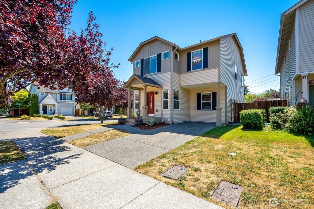 Photo of 10406 26th Place SE, Lake Stevens, WA 98258 (MLS # 2407049)