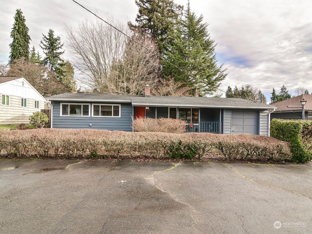 Photo of 19238 2nd Avenue S, Des Moines, WA 98148 (MLS # 2194940)