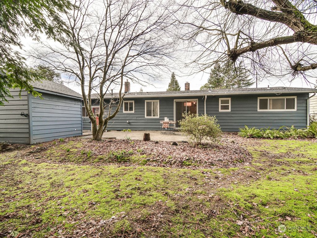 Photo of 19238 2nd Avenue S, Des Moines, WA 98148 (MLS # 2194940)