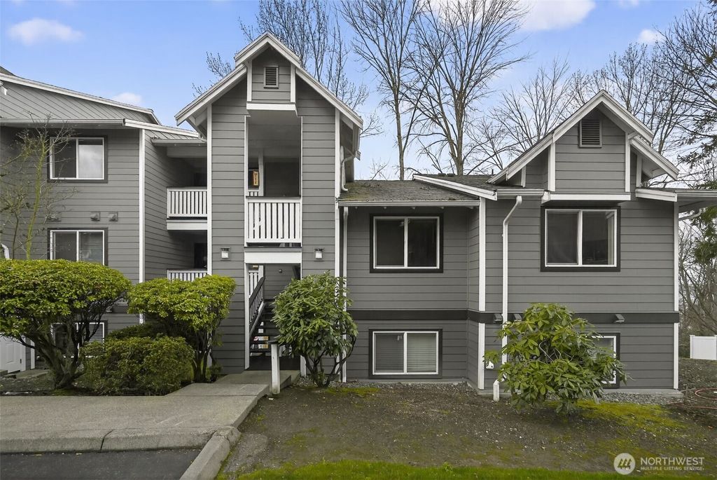 Photo of 901 Sunset Boulevard NE #D215, Renton, WA 98056 (MLS # 2490003)