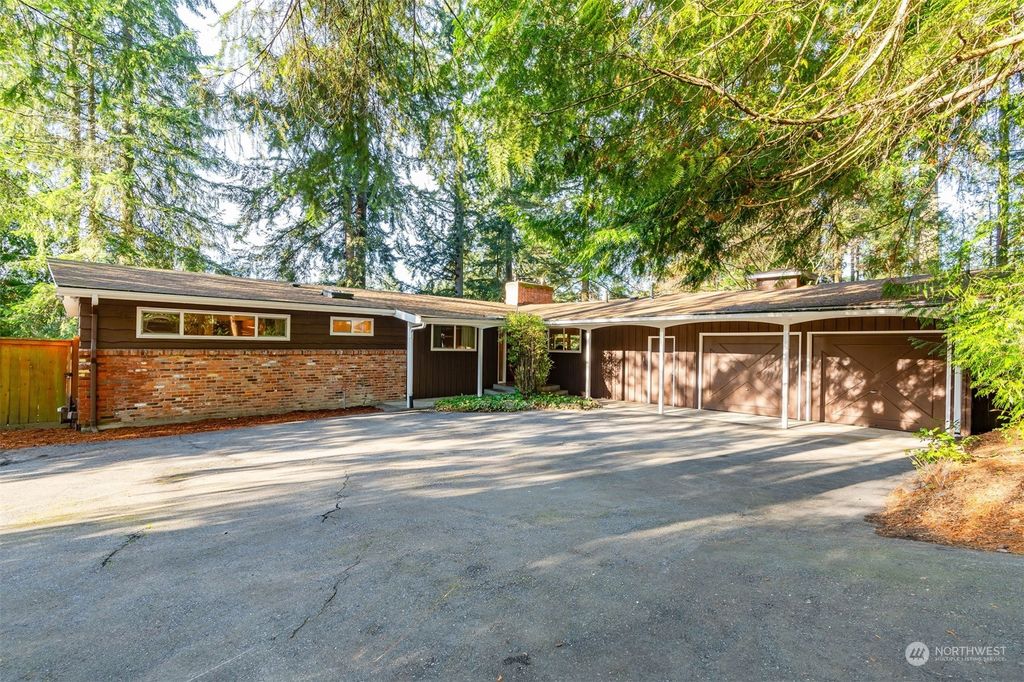 Photo of 840 NE 195th Street, Shoreline, WA 98155 (MLS # 2315055)