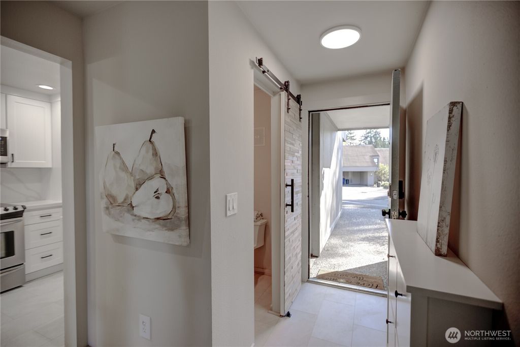 Photo of 13896 NE 66th Street #586, Redmond, WA 98052 (MLS # 2498566)