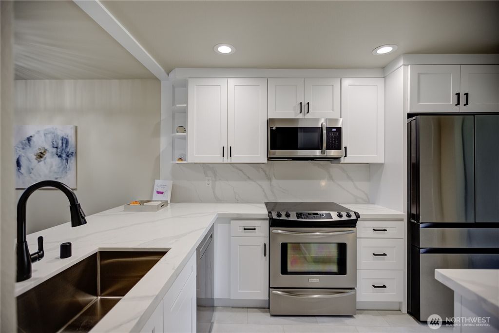 Photo of 13896 NE 66th Street #586, Redmond, WA 98052 (MLS # 2498566)