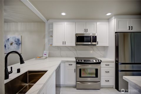 Photo of 13896 NE 66th Street #586, Redmond, WA 98052 (MLS # 2498566)