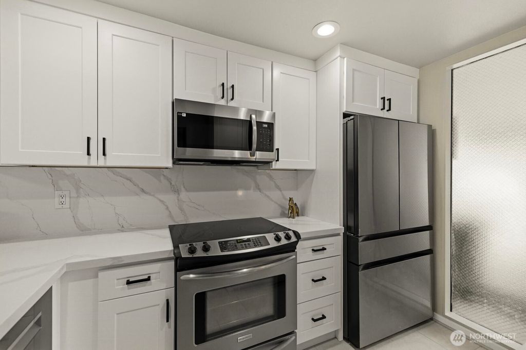 Photo of 13896 NE 66th Street #586, Redmond, WA 98052 (MLS # 2498566)