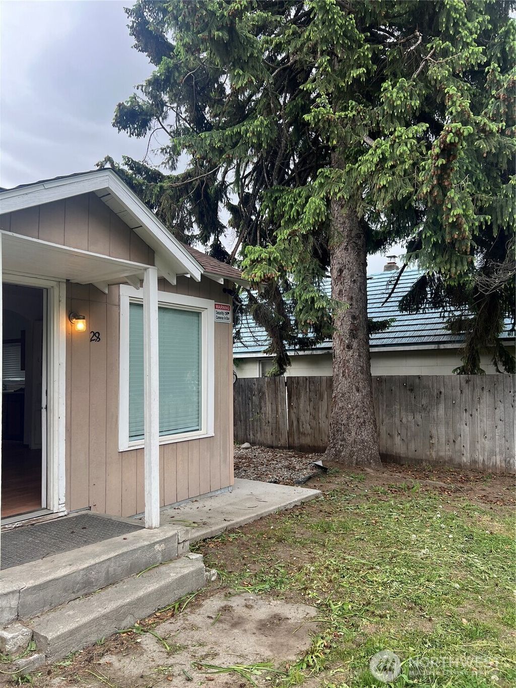 Photo of 28 N Fir St St, Omak, WA 98841 (MLS # 2487125)