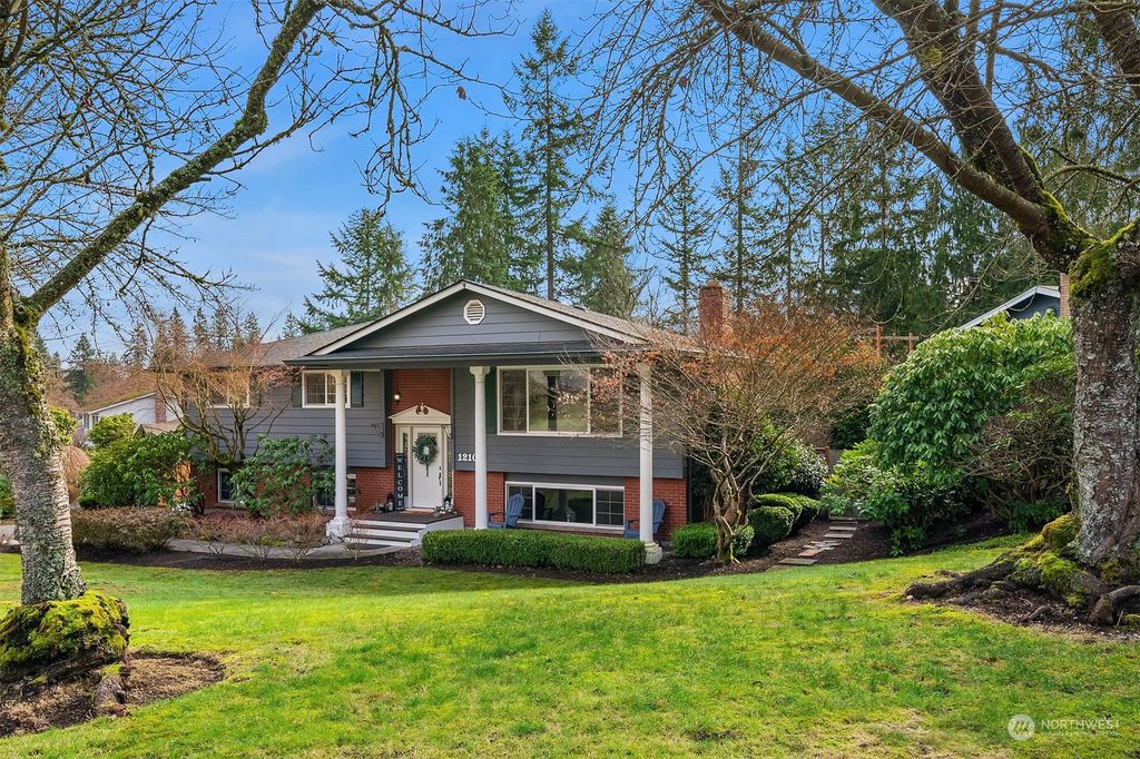 Photo of 12106 11th Place SE, Lake Stevens, WA 98258 (MLS # 2197901)