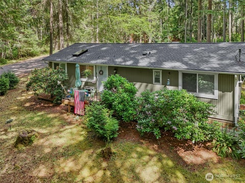 Photo of 11618 Breaker Way, Anderson Island, WA 98303 (MLS # 2550382)