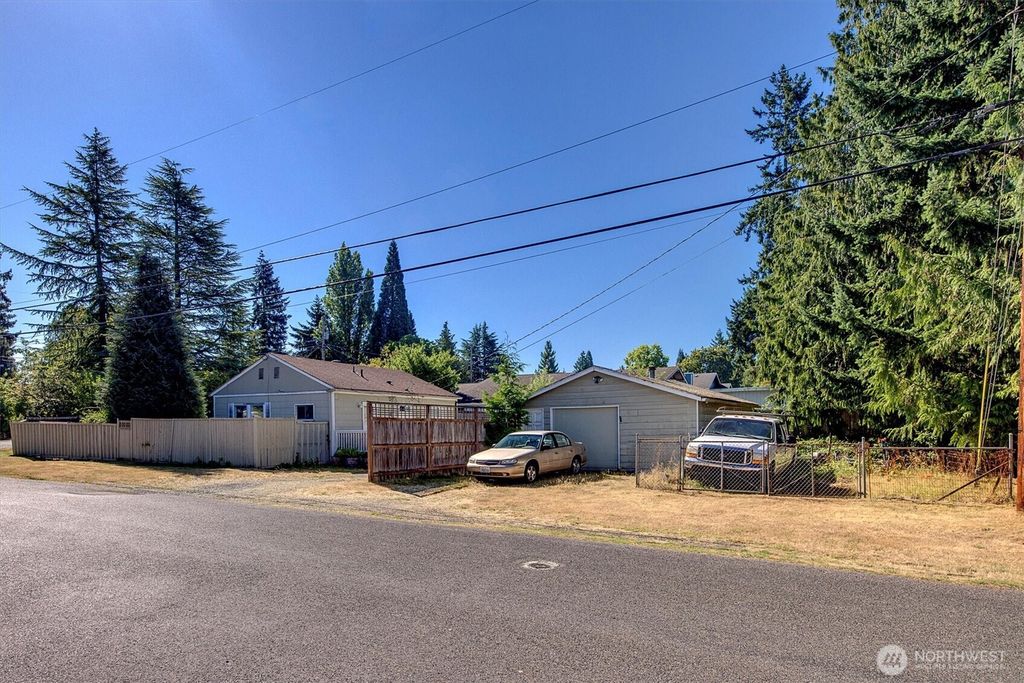 Photo of 13757 39th Avenue NE, Seattle, WA 98125 (MLS # 2422217)