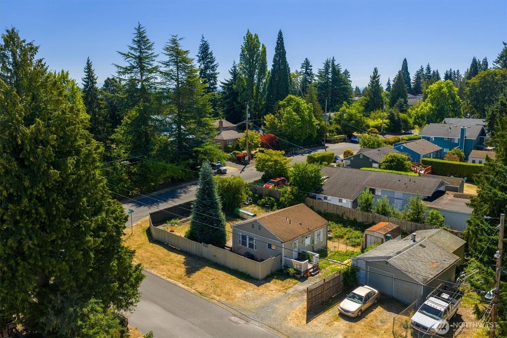 Photo of 13757 39th Avenue NE, Seattle, WA 98125 (MLS # 2422217)