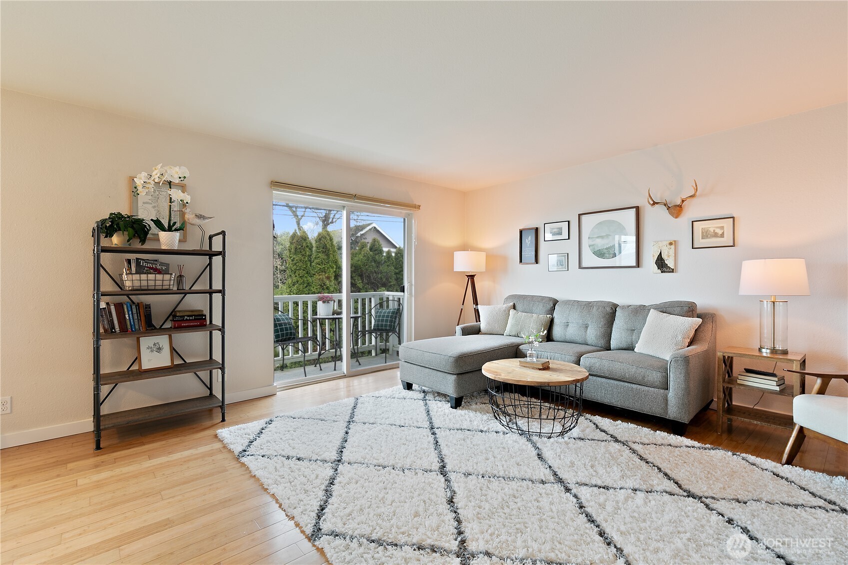 5321 N Pearl Street 204