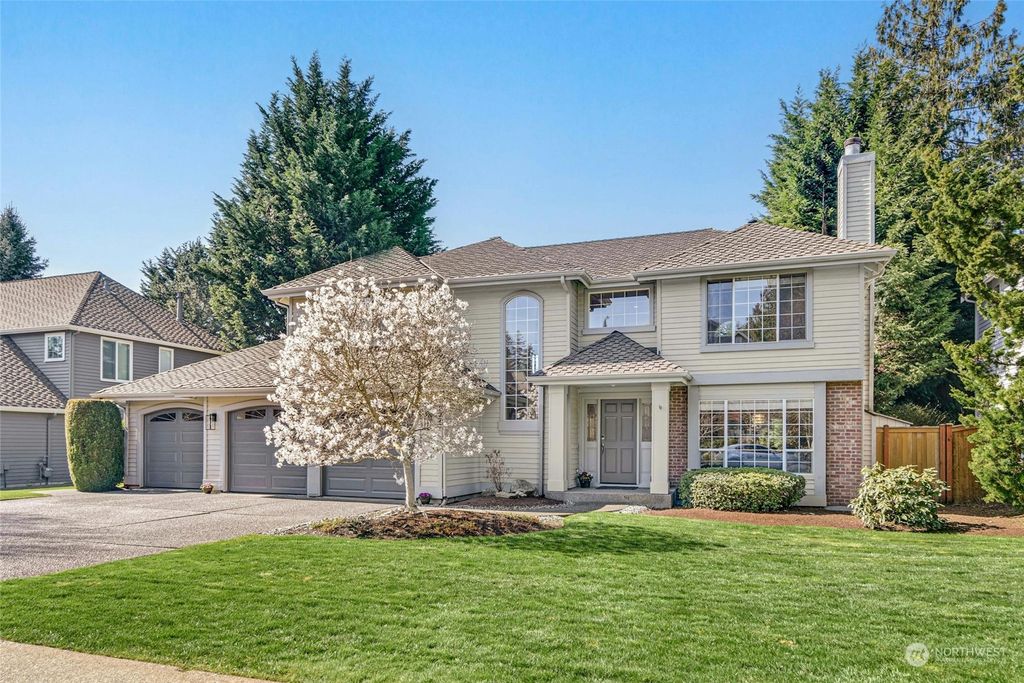 Photo of 2327 236th Avenue NE, Sammamish, WA 98074 (MLS # 2211542)