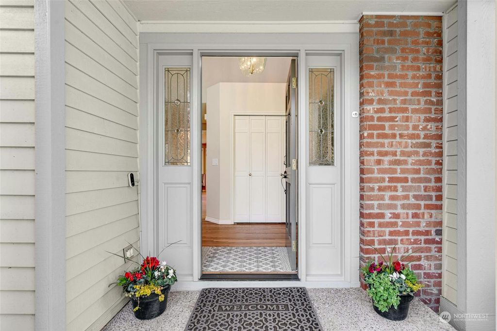 Photo of 2327 236th Avenue NE, Sammamish, WA 98074 (MLS # 2211542)