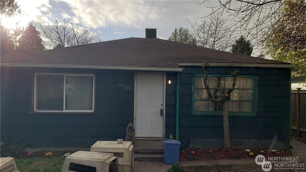 Photo of 9739 Evanston Avenue N, Seattle, WA 98103 (MLS # 2267350)