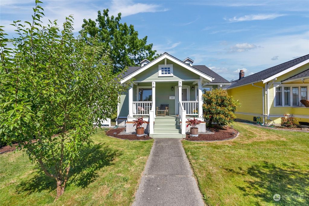 Photo of 1517 Baker Avenue, Everett, WA 98201 (MLS # 2266159)