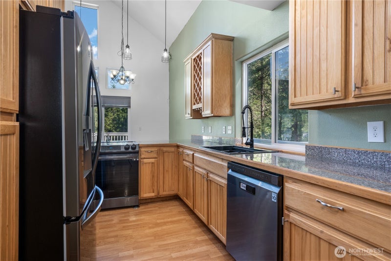 110 E Glacier Crest Road
