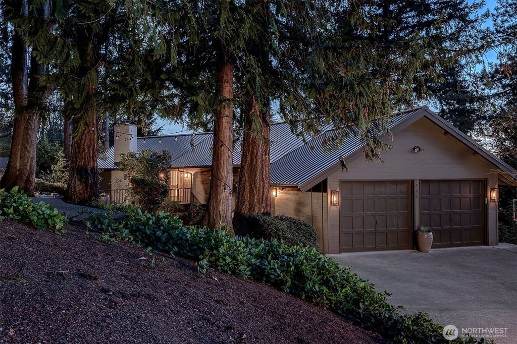 Photo of 7845 SE 63rd Place, Mercer Island, WA 98040 (MLS # 2333955)