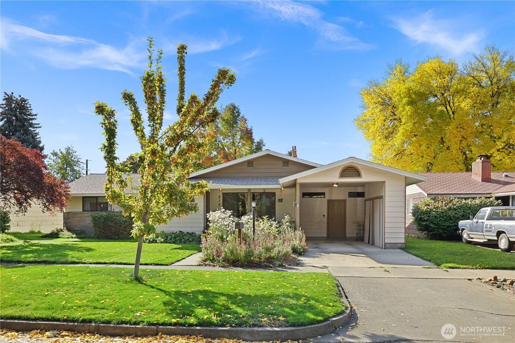 Photo of 910 E Manitoba Avenue, Ellensburg, WA 98926 (MLS # 2589349)