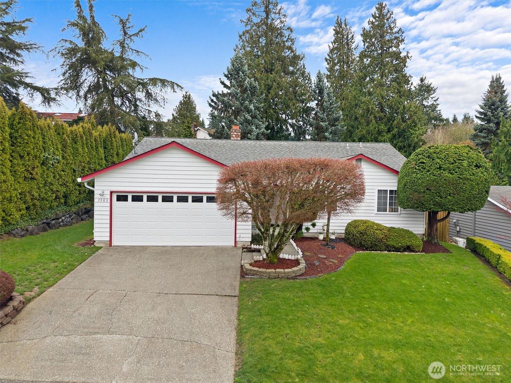Photo of 7503 7th Drive W, Everett, WA 98203 (MLS # 2497732)