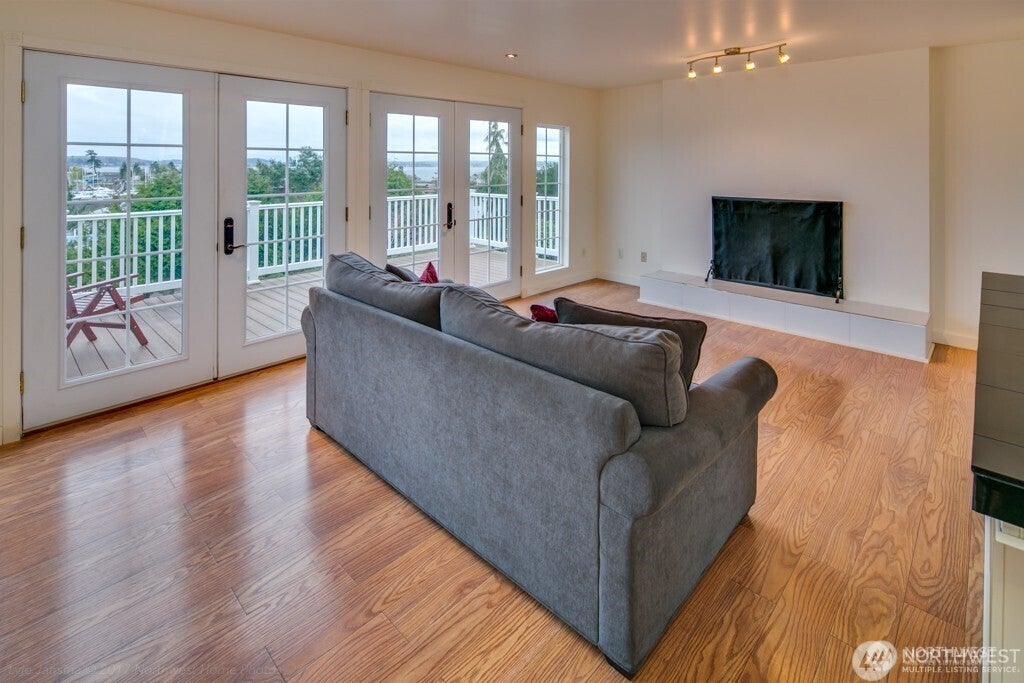 8061 Chinook Way