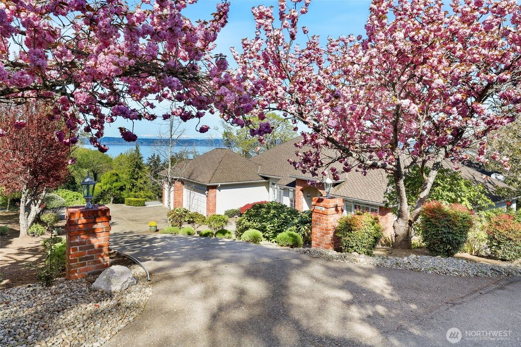 Photo of 29873 Marine View Drive SW, Federal Way, WA 98023 (MLS # 2363812)