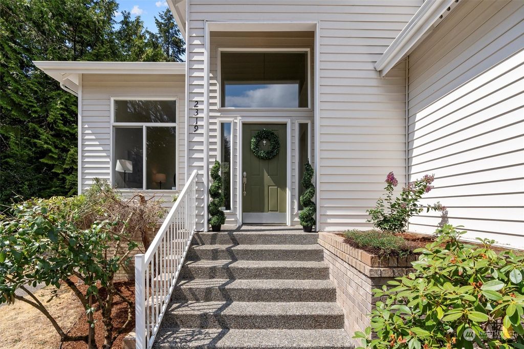Photo of 2319 Aberdeen Avenue NE, Renton, WA 98056 (MLS # 2309443)