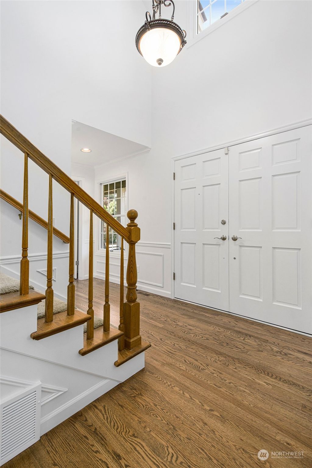 Photo of 24009 SE 47th Place, Sammamish, WA 98029 (MLS # 2154571)