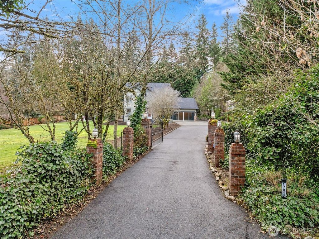 Photo of 17018 45th Street E, Lake Tapps, WA 98391 (MLS # 2484254)