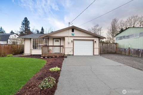Photo of 506 Train Street SE, Orting, WA 98360 (MLS # 2497981)