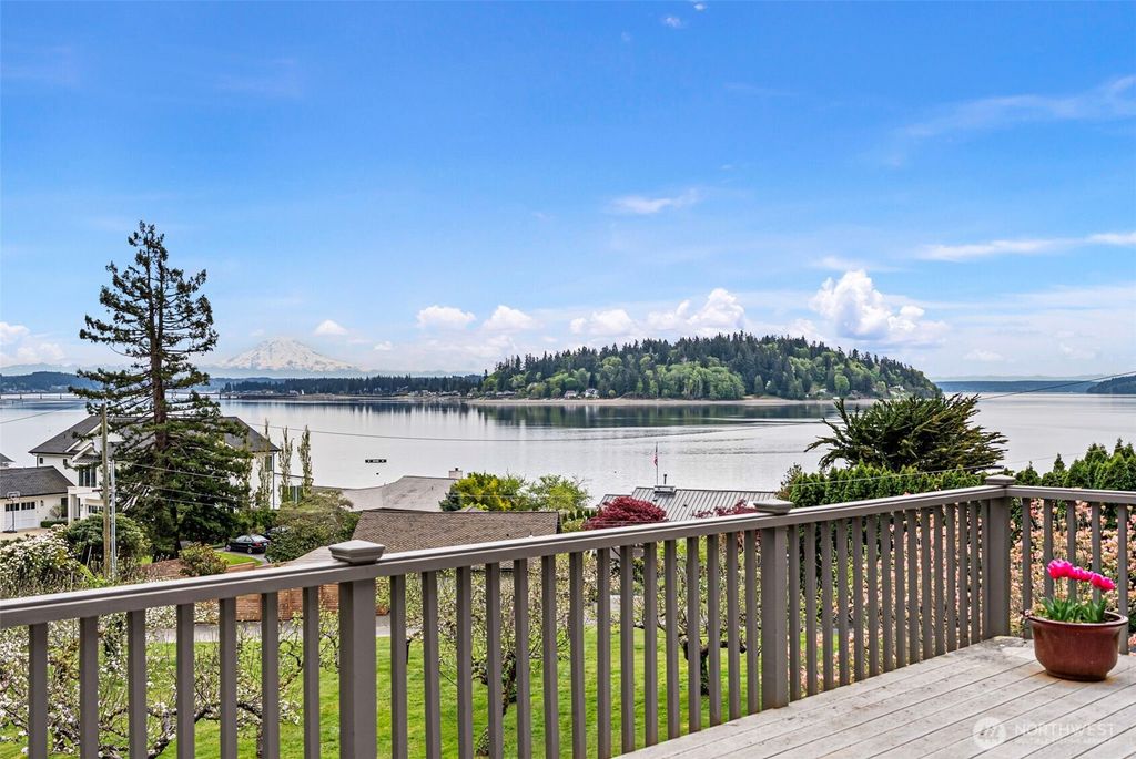 Photo of 10519 Powell Dr. NW, Gig Harbor, WA 98335 (MLS # 2499587)