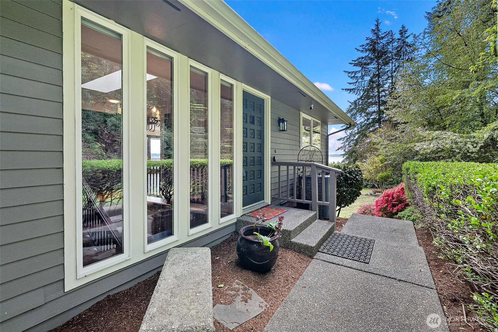 10519 Powell Dr. NW