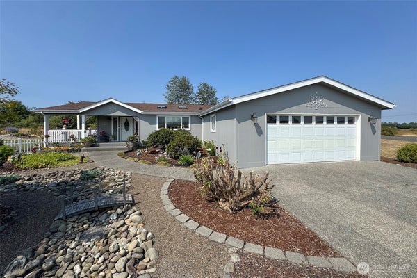 201 WINTERHAWK ST, SEQUIM, WA 98382 - Image 3b17cff86d4acaf903ce3bd23322aedc/1980020848