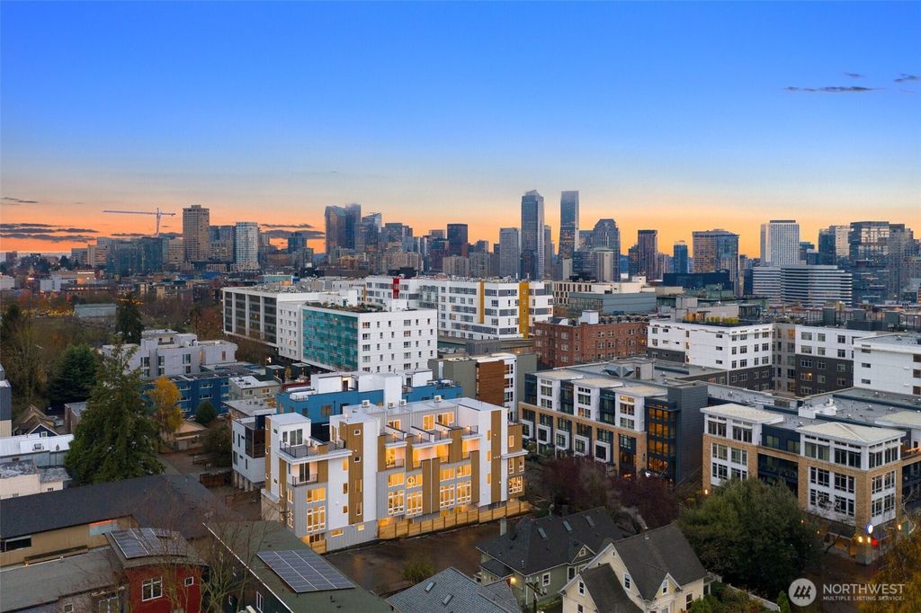Photo of 222 E 10th Avenue E, Seattle, WA 98102 (MLS # 2390466)