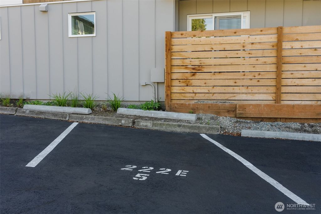 Photo of 222 E 10th Avenue E, Seattle, WA 98102 (MLS # 2390466)