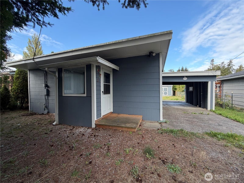 8153 Harborview Road