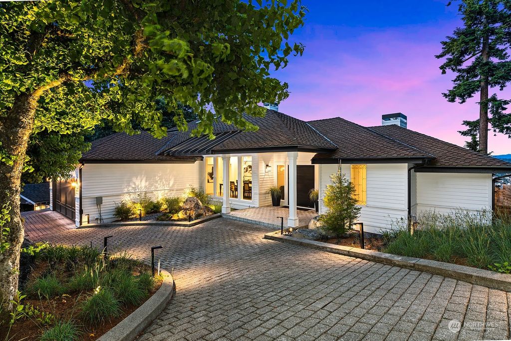 Photo of 7712 89th Place SE, Mercer Island, WA 98040 (MLS # 2131939)