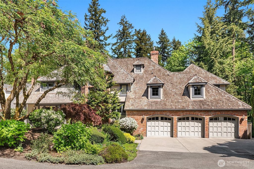Photo of 3240 126th Avenue NE, Bellevue, WA 98005 (MLS # 2517820)